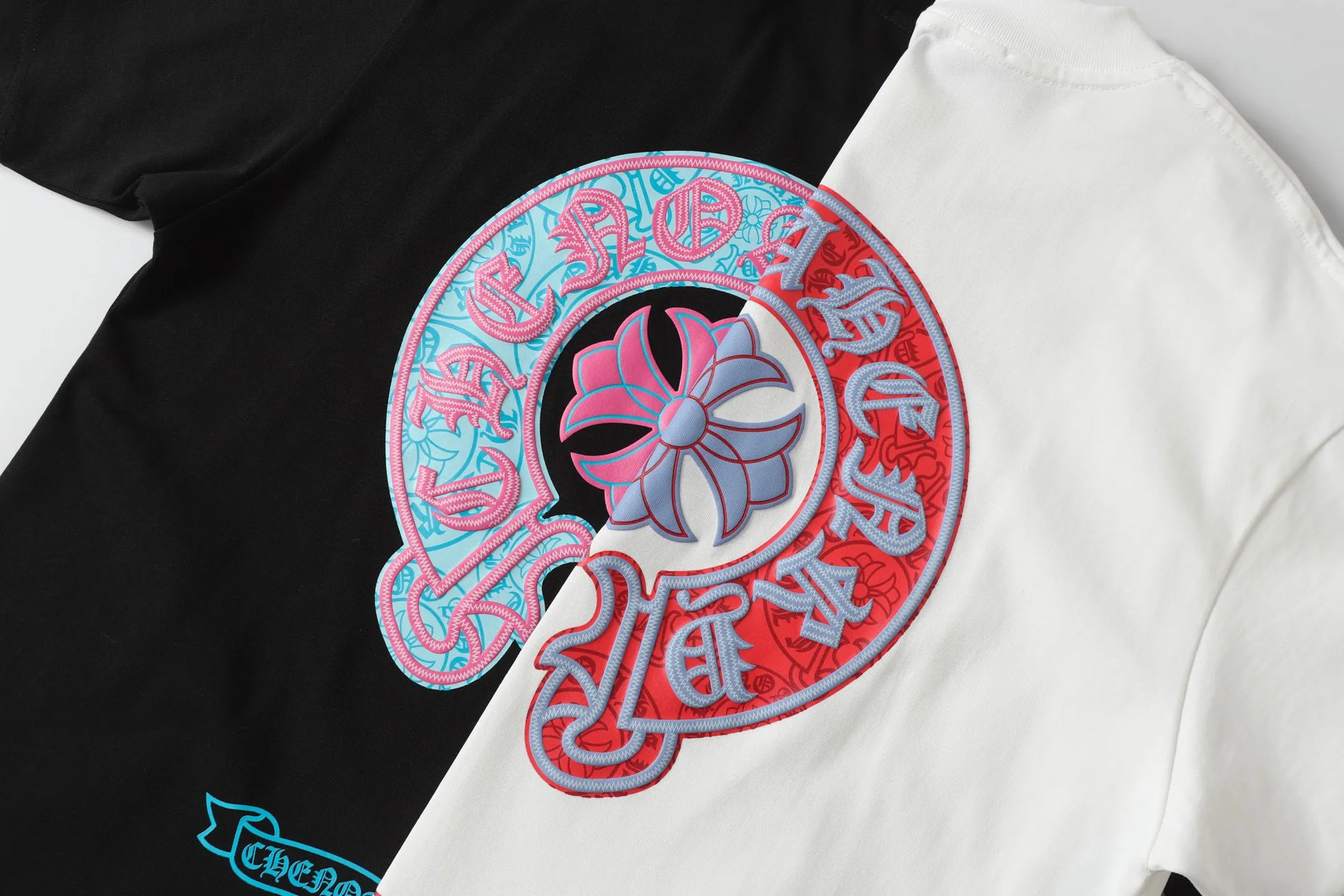 🅿️170 Chrome hearts ch Chrome hearts horseshoe painted foam short-sleeved T-shirt. Large version. Loose and stylish. The difference is the low version, the slim version, the upper body and the hips. 100% commitment: top quality, not fast food. The highest version on the market. Top quality, 280g, 26 custom-dyed double yarn cotton, same style for men and women, complete with three standards. Color: black, white Size: XS-L